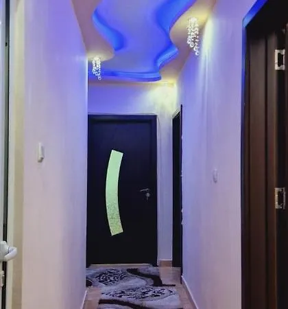 דירה Luxury Three-room סנדנסקי